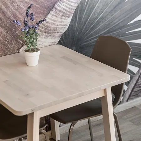 Cooper L Tivoli Apartment