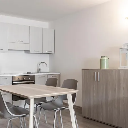 Cooper L Tivoli Apartment Bolzano
