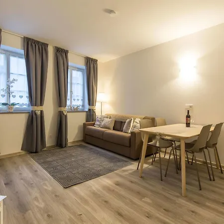 Cooper L Tivoli Apartment