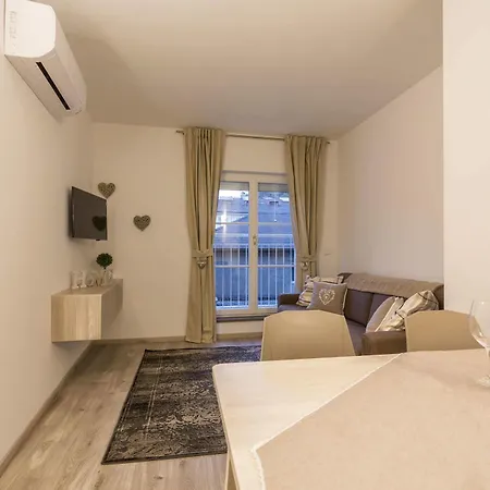Cooper L Tivoli Apartment Bolzano
