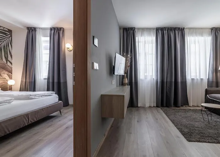 Cooper L Tivoli Bozen